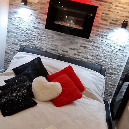 Apartament Z Jacuzzi Kolobrzeg Exterior photo